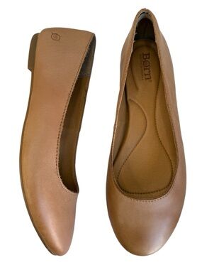 Born flat. Tan leather. Ballet. Sz 8